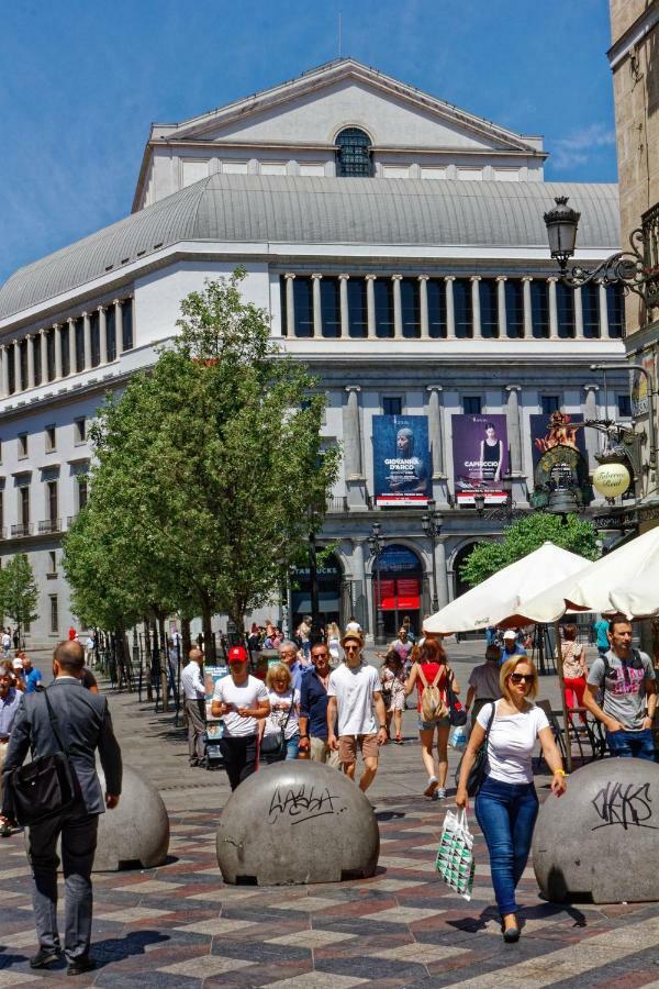 Arenal Suites Puerta Del Sol Madrid Exterior photo